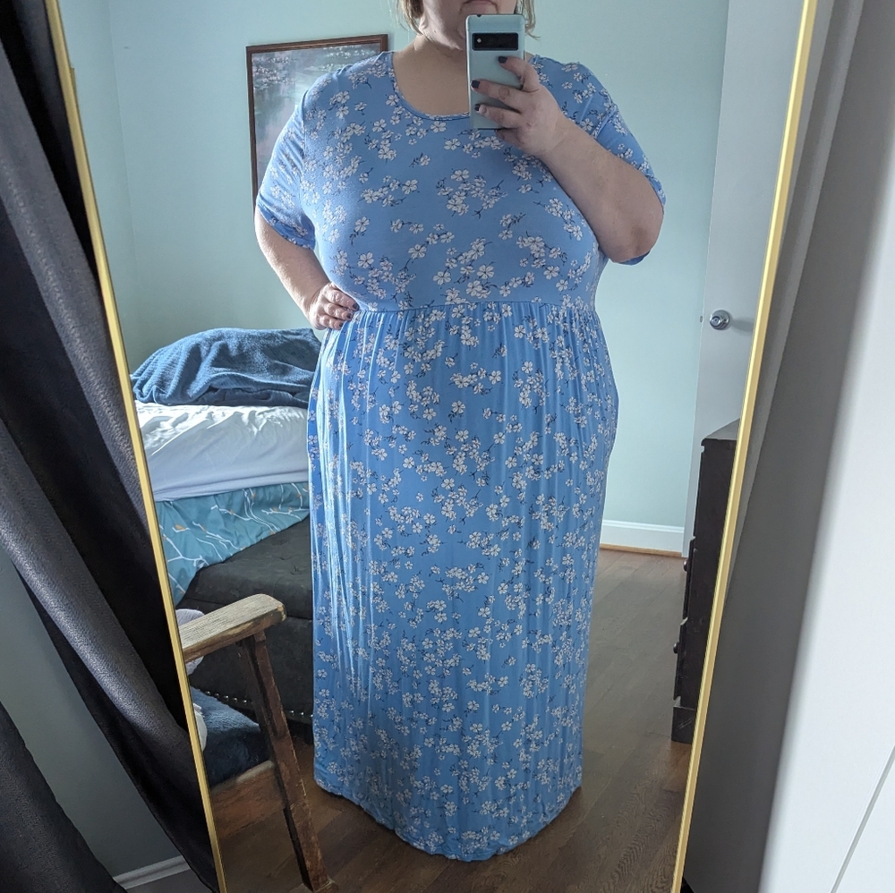 6xl Blue Floral Maxi Dress